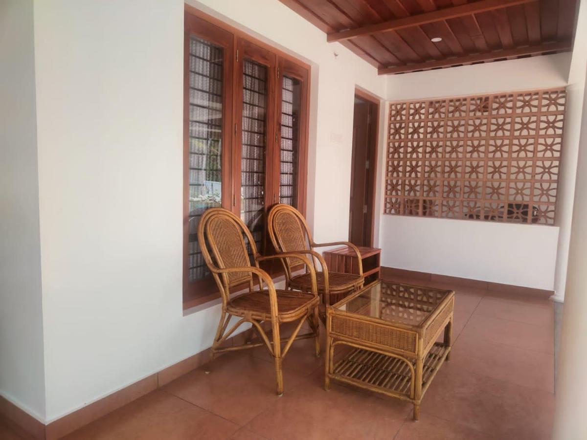 The Royal Island Hotel Mundrothuruth Ngoại thất bức ảnh