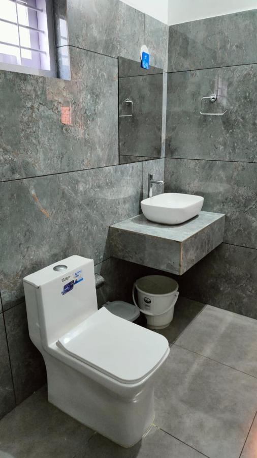 The Royal Island Hotel Mundrothuruth Ngoại thất bức ảnh