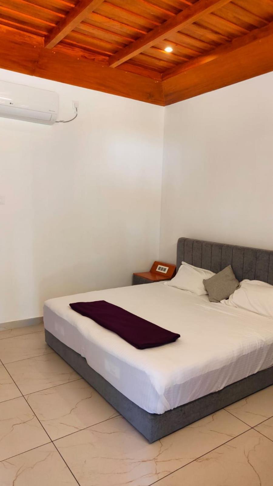 The Royal Island Hotel Mundrothuruth Ngoại thất bức ảnh
