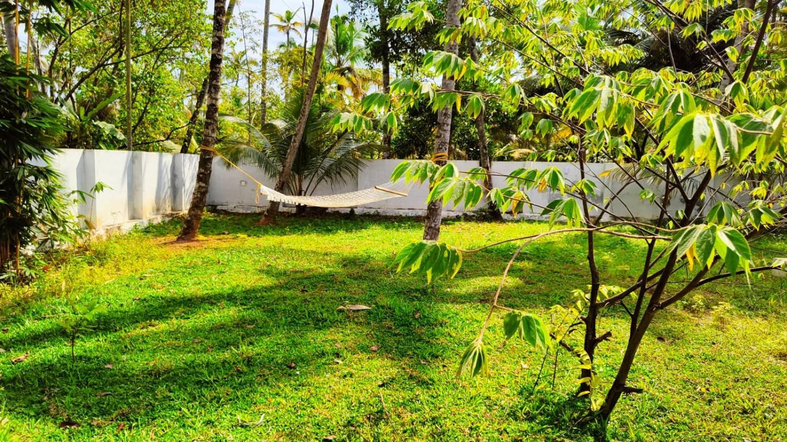 The Royal Island Hotel Mundrothuruth Ngoại thất bức ảnh