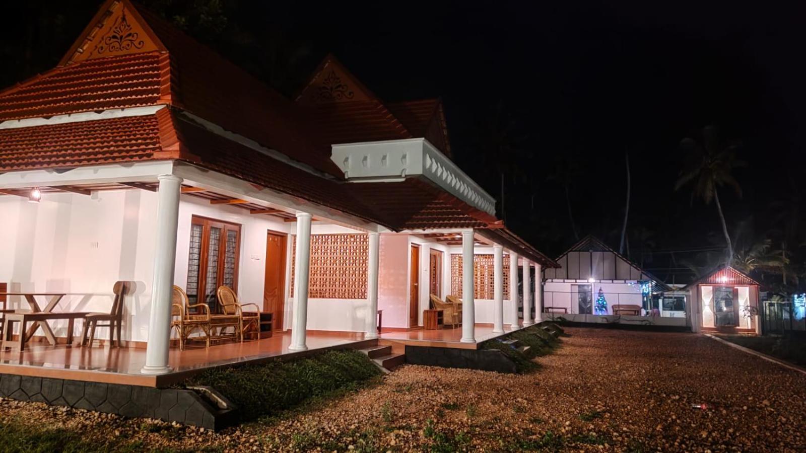 The Royal Island Hotel Mundrothuruth Ngoại thất bức ảnh