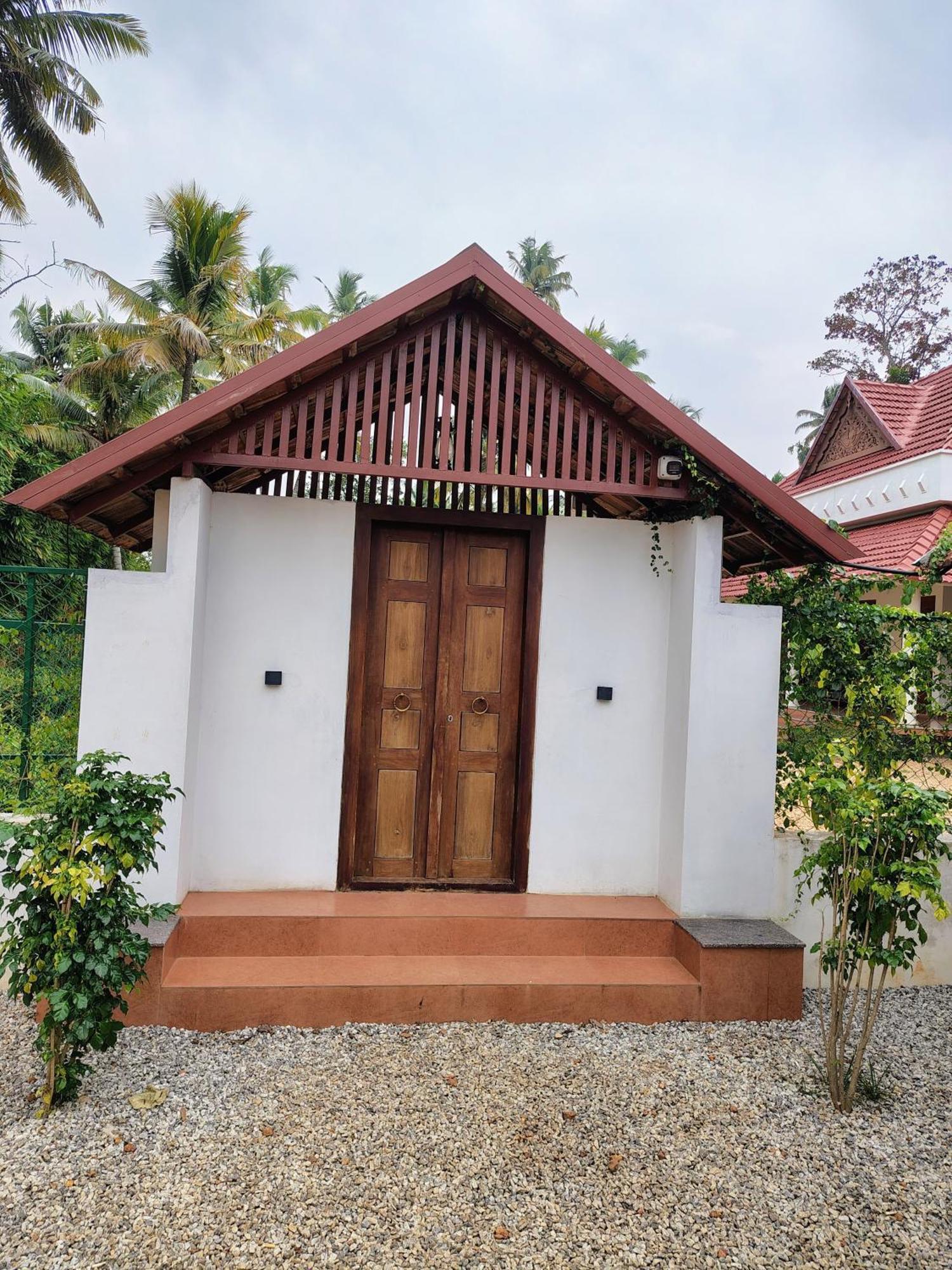 The Royal Island Hotel Mundrothuruth Ngoại thất bức ảnh